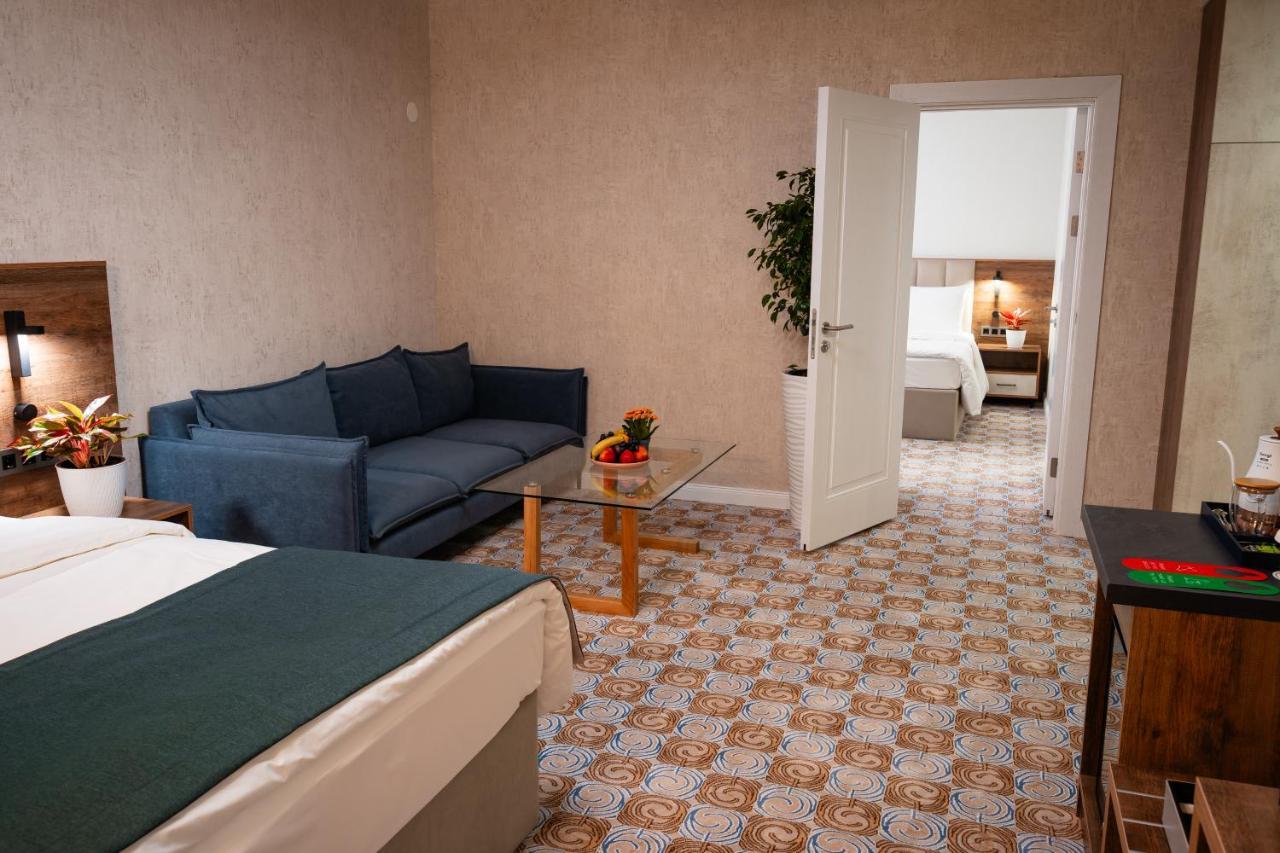 Cosmopolitan Hotel Chimkent Extérieur photo