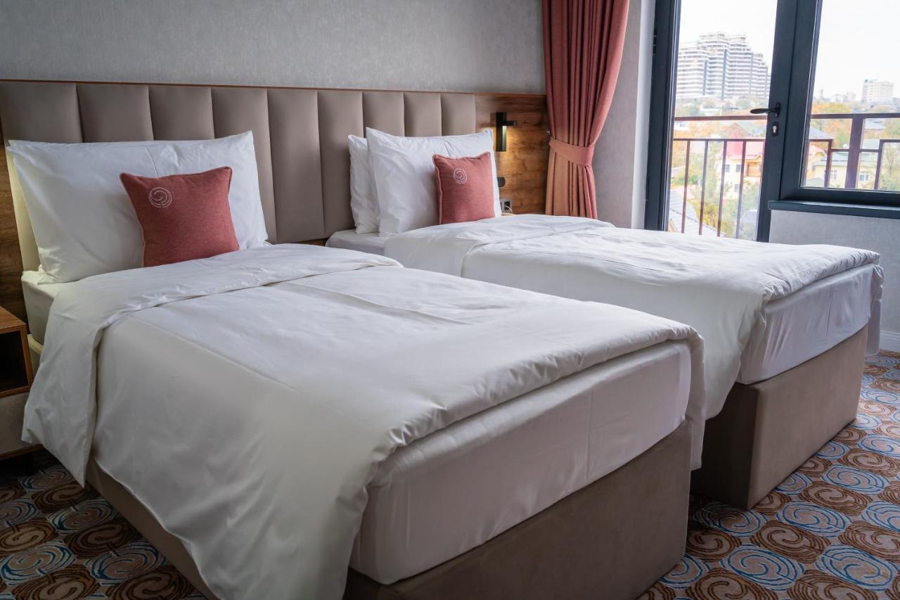 Cosmopolitan Hotel Chimkent Extérieur photo