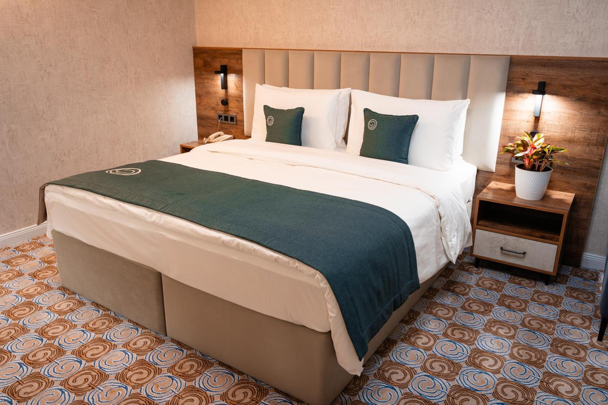 Cosmopolitan Hotel Chimkent Extérieur photo